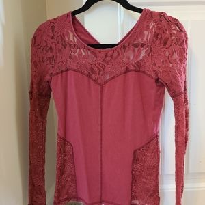 Long sleeve red top